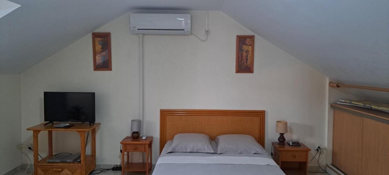 Logement Spacieux Deux Pieces A Baie Mahault Luaran gambar