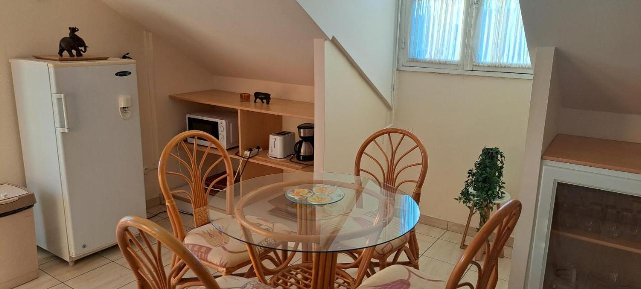 Logement Spacieux Deux Pieces A Baie Mahault Luaran gambar