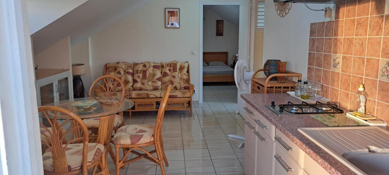 Logement Spacieux Deux Pieces A Baie Mahault Luaran gambar