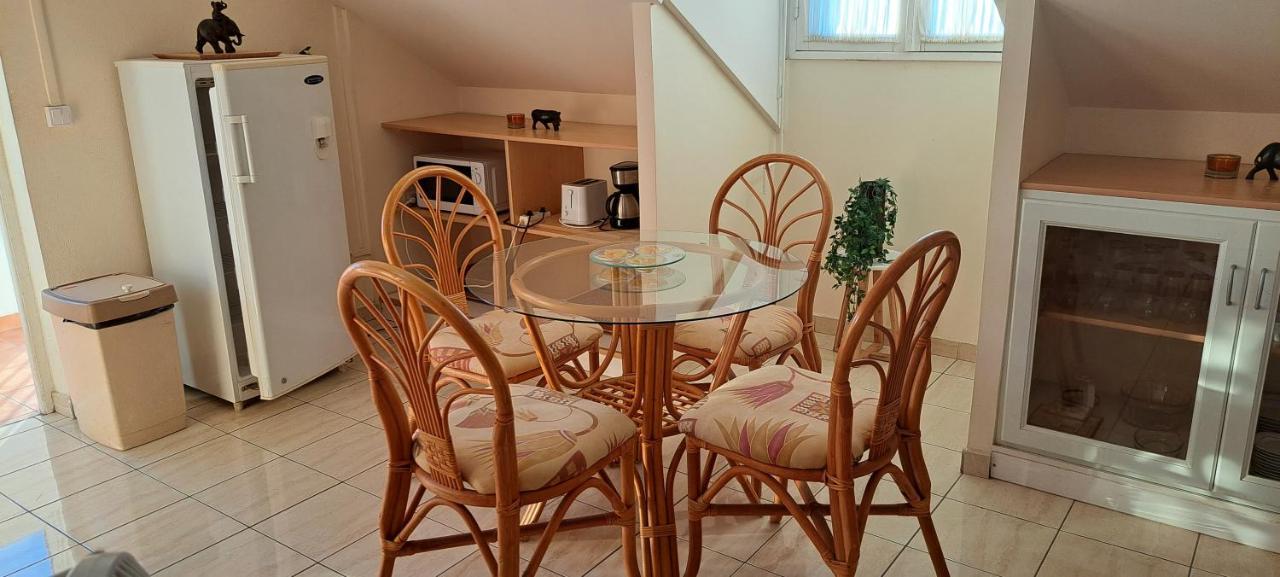 Logement Spacieux Deux Pieces A Baie Mahault Luaran gambar