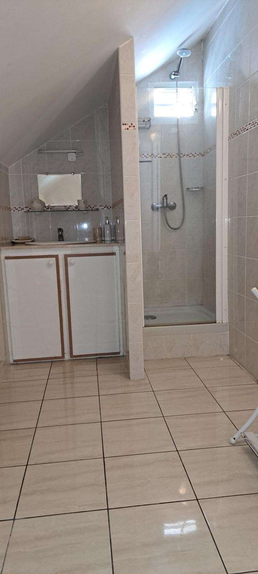 Logement Spacieux Deux Pieces A Baie Mahault Luaran gambar