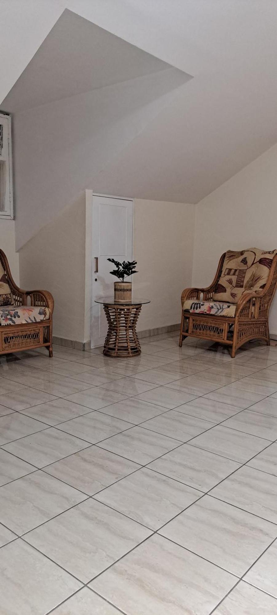 Logement Spacieux Deux Pieces A Baie Mahault Luaran gambar